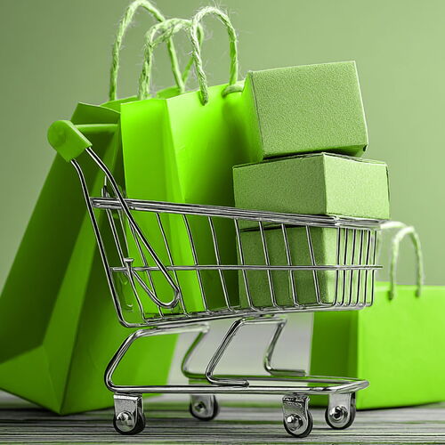 Einkaufswagen mit Waren